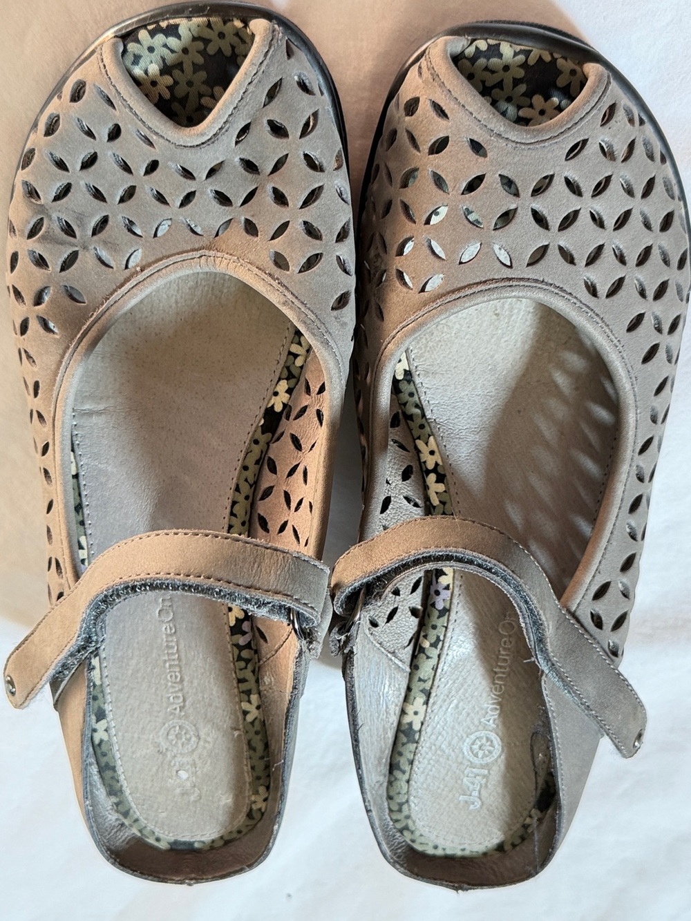 J-41 Adventure On Womens 10 Mary Jane Wedge Sandals Taupe Cutout